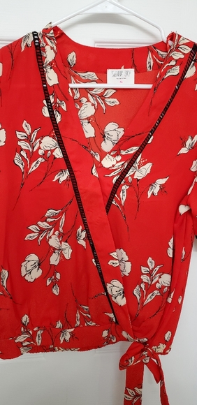 Top - Picture 2 of 2